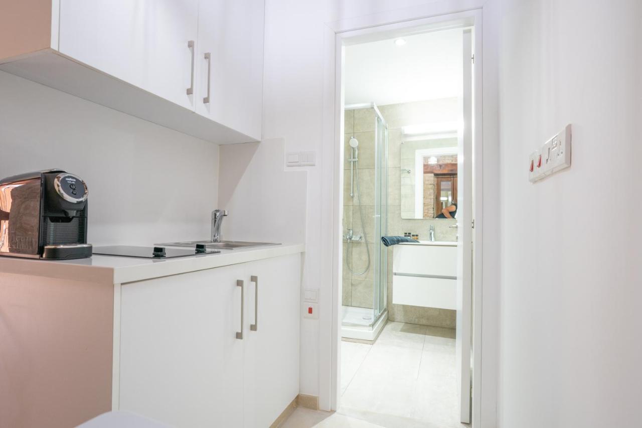 Eidyllio Luxury Suites オモドス エクステリア 写真