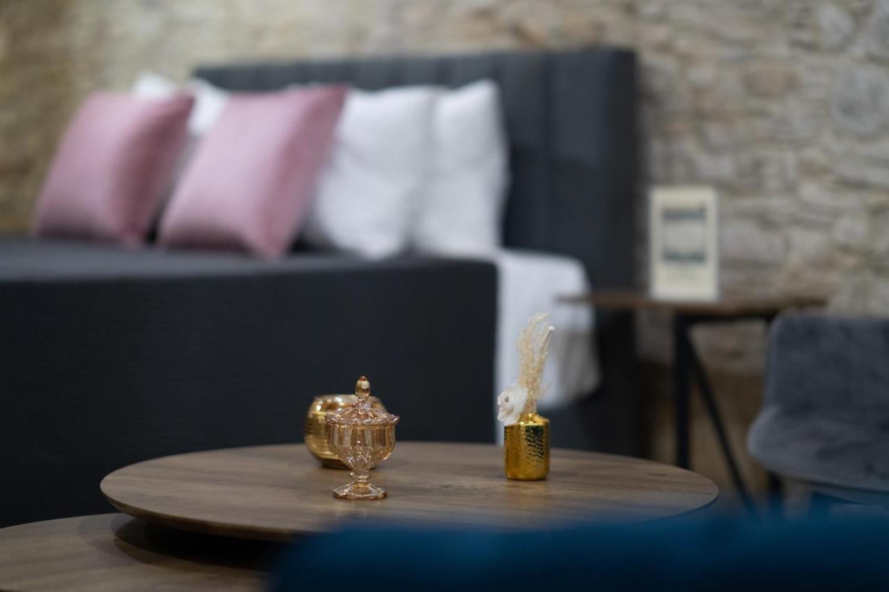 Eidyllio Luxury Suites オモドス エクステリア 写真
