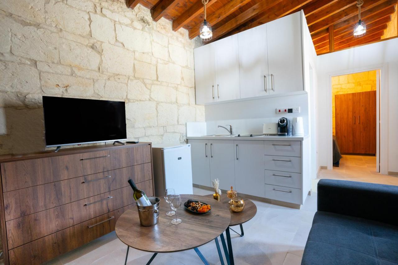 Eidyllio Luxury Suites オモドス エクステリア 写真